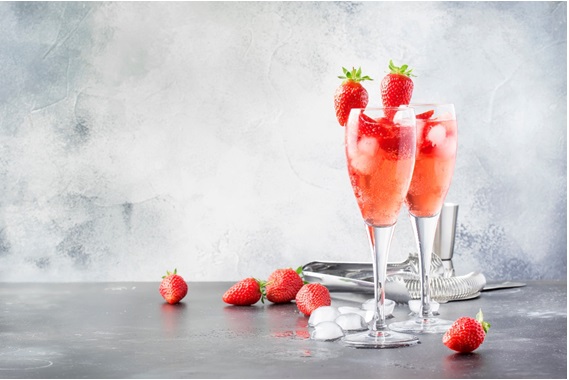 ロゼスパークリングワインのカクテルの画像